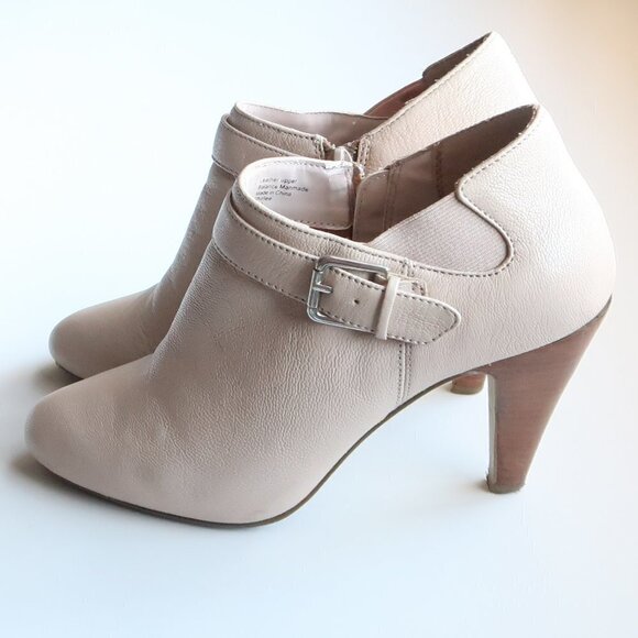 Alfani Shirlee Cream Leather Almond Toe Heeled Ankle Boots Booties 8.5 - Picture 9 of 15